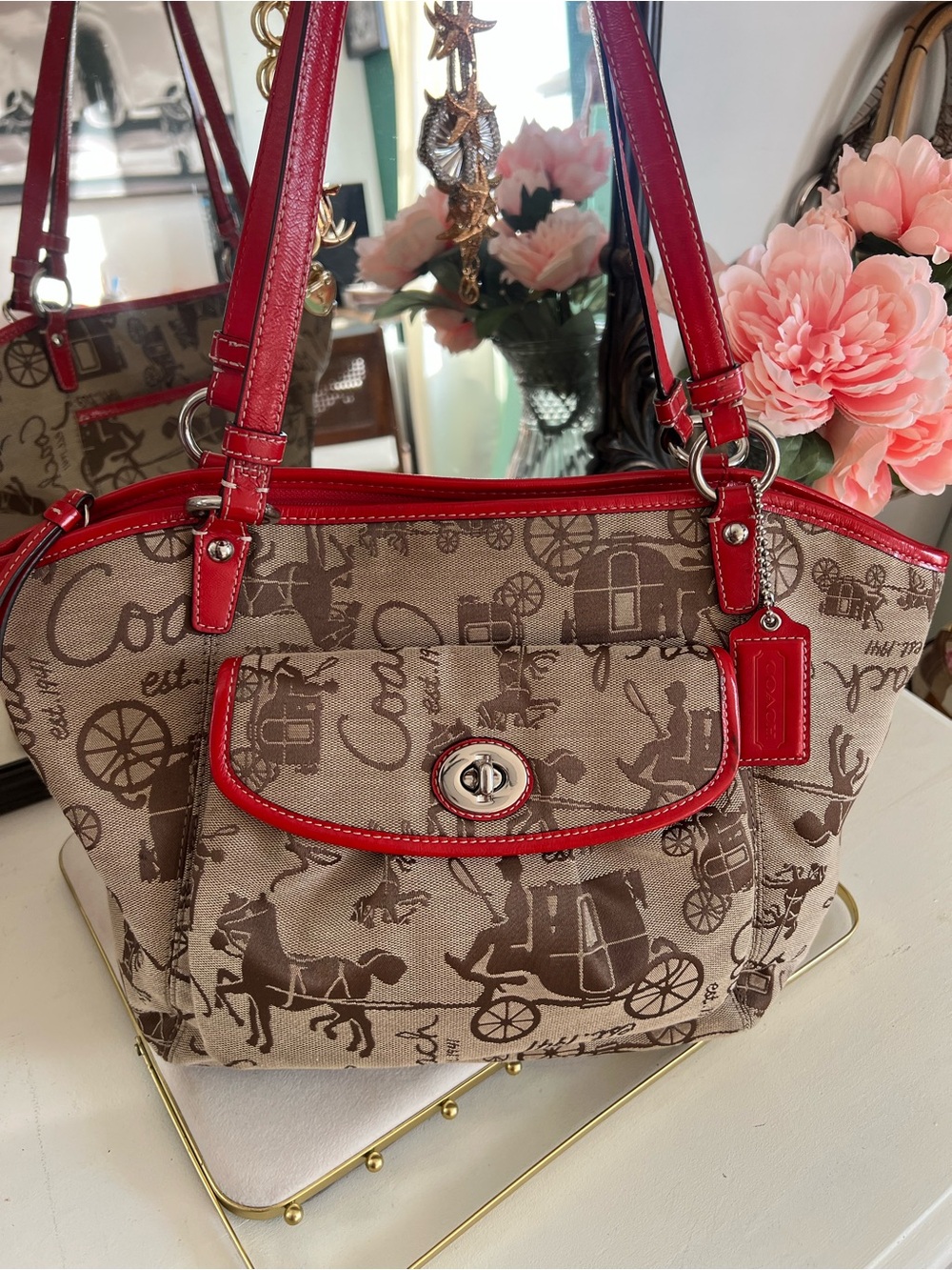 Iconic Coach Horse & Carriage brown canvas shoulder bag w red trim - Picture 12 of 15
